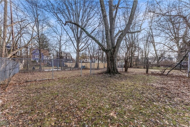 Building Photo - 961 Montford Rd