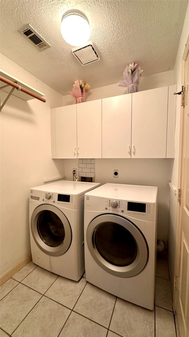 Building Photo - 6918 Springcrest Ct