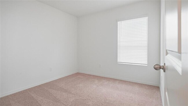 Building Photo - 2942 Lavanda Dr
