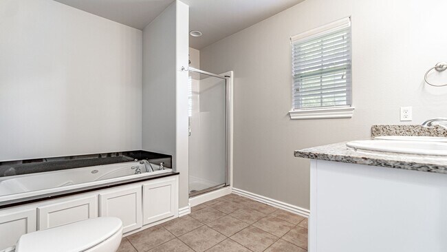 Building Photo - Jones - 261-263 Copper Oaks Dr