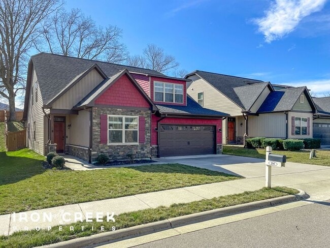 Building Photo - 24 Onteora Oaks Dr