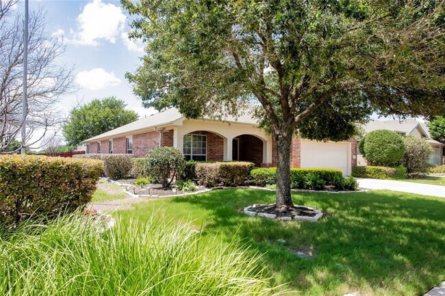 Building Photo - 1200 Rainbow Parke Dr