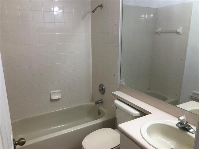 Building Photo - 6756 Sienna Club Dr