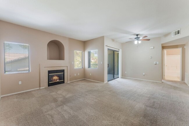 Building Photo - Bright 2-Bed Condo with Patio!
