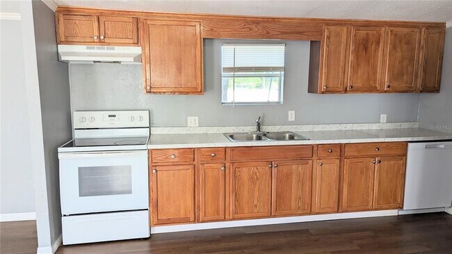 Building Photo - 6025 Old Polk City Rd