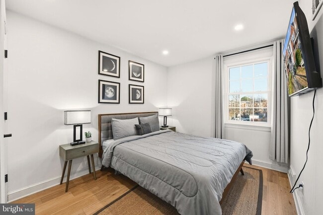 Building Photo - 5113 4th St NW