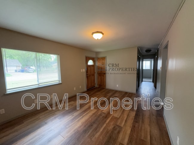 Building Photo - 212 Southlea Dr