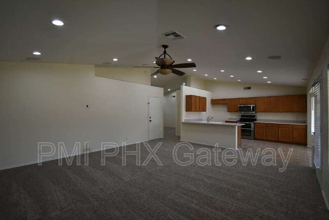 Building Photo - 2895 E Toledo Ct