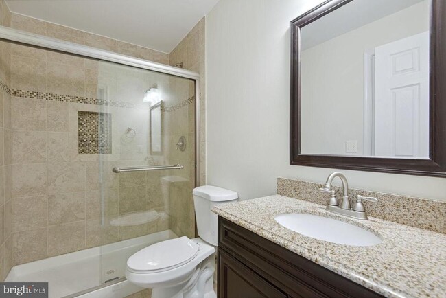 Building Photo - 15041 Clementine Way