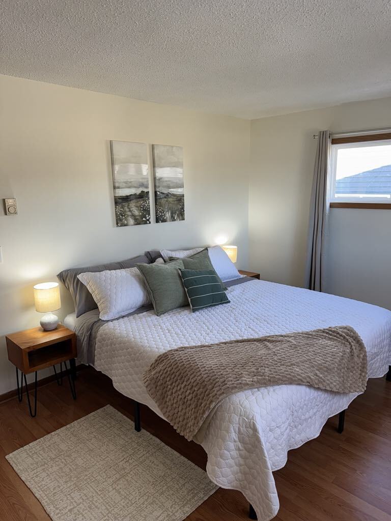 Building Photo - 1006 Oak St