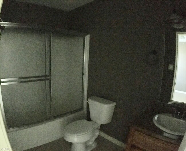 Building Photo - 2 br, 2.5 bath Townhome - 1206 W Fig Ave 2...