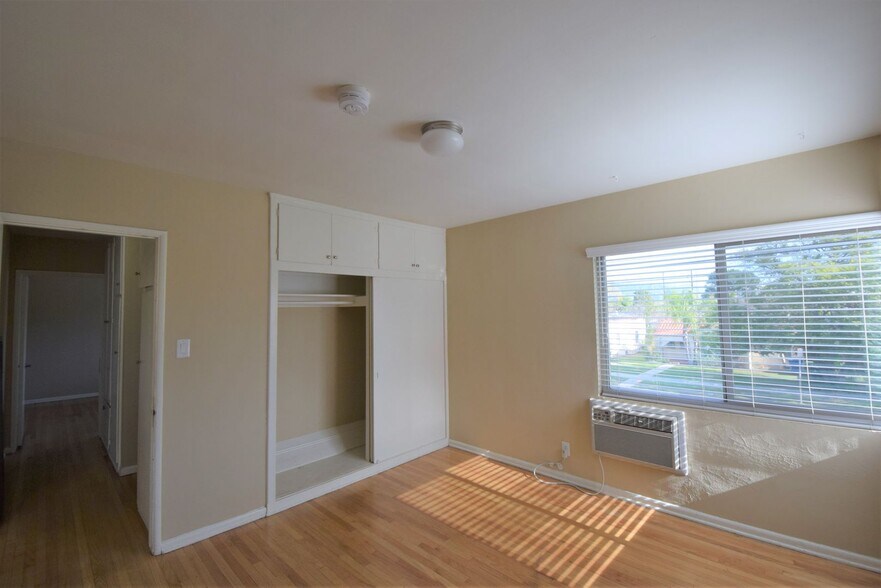 Building Photo - 5103 Cahuenga Blvd