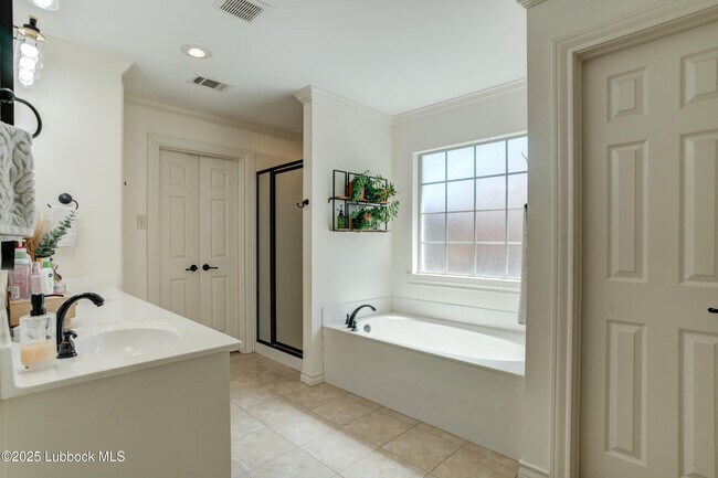 Building Photo - 5512 103rd St