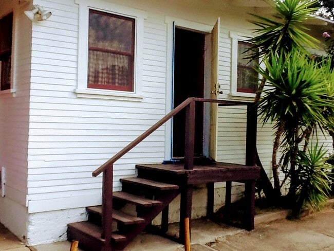 Building Photo - 318 E Colorado Blvd