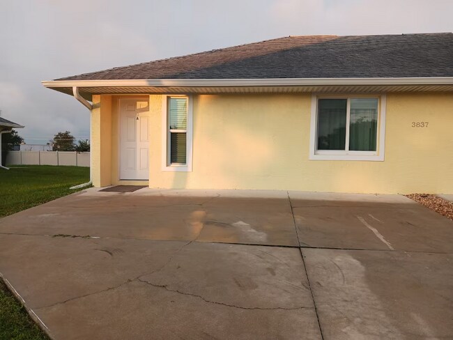 Primary Photo - 3837 Hialeah Rd