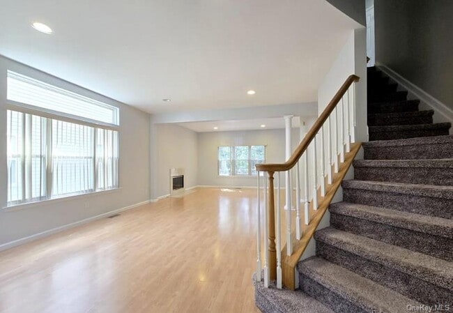 Building Photo - 19 Sunflower Ridge Rd