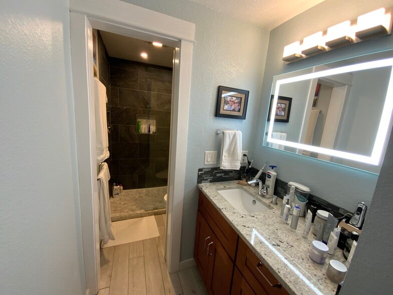 Master Bathroom - 718 Kirkland Cir