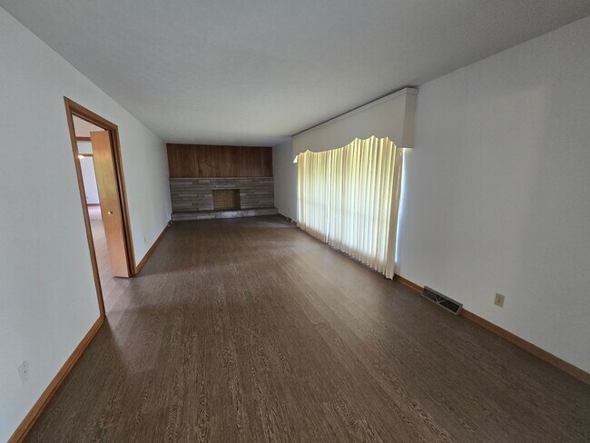 Building Photo - 3109 Dekalb Dr SW