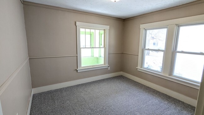 Building Photo - Bonus rooms galore in updated West End home!