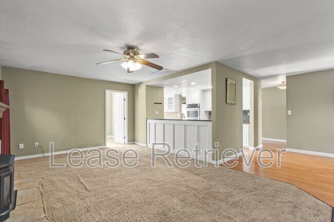 Building Photo - 1244 Royal Oaks Dr