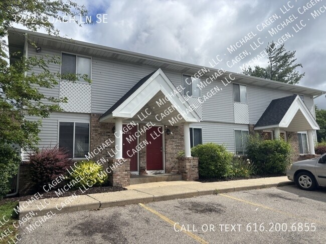 Building Photo - 3222 Coach Ln SE