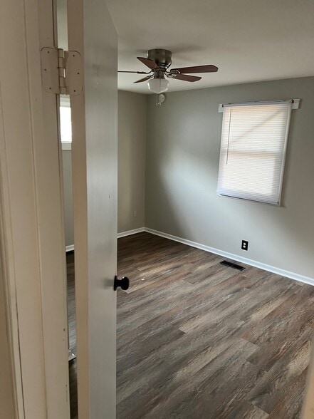 Main Bedroom - 1552 Manchester Ave