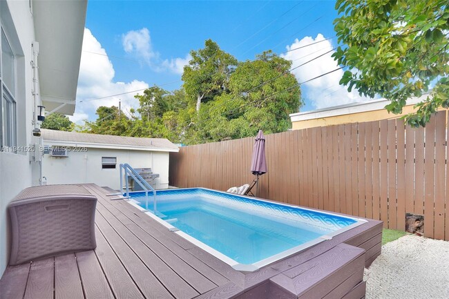 Building Photo - 37 NW 47th St