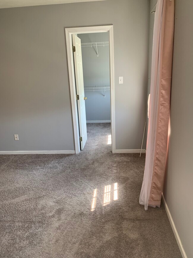 Primary Bedroom w/ walk in - 7895 Trumpetvine Ln