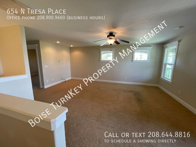 Building Photo - 654 N Tresa Pl