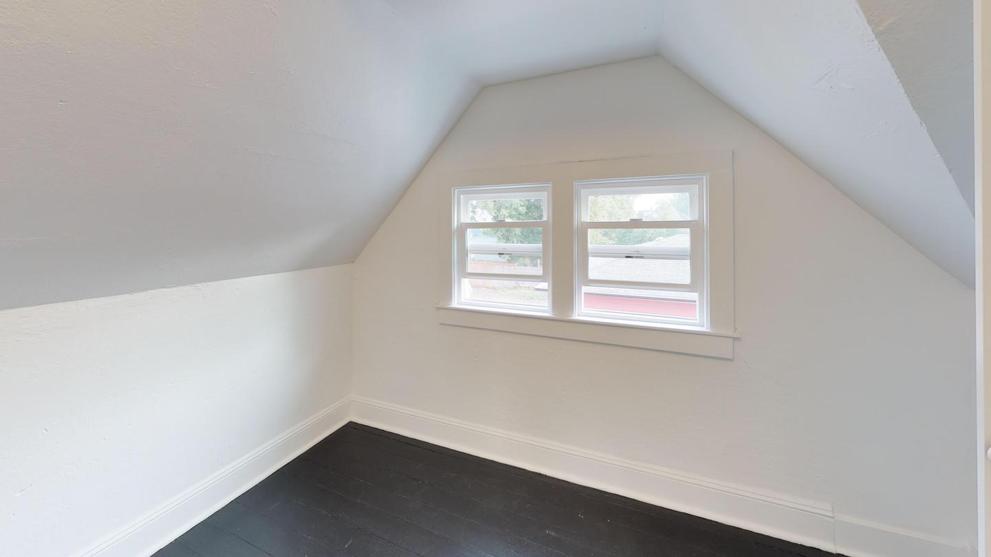 Building Photo - 1730 SE 35th Pl