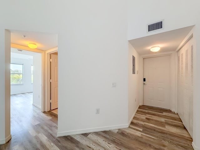 Building Photo - 1119 Villa Cir