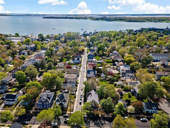 Building Photo - 183 Wood St