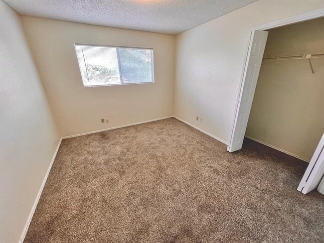 Building Photo - 367 Fantail Loop