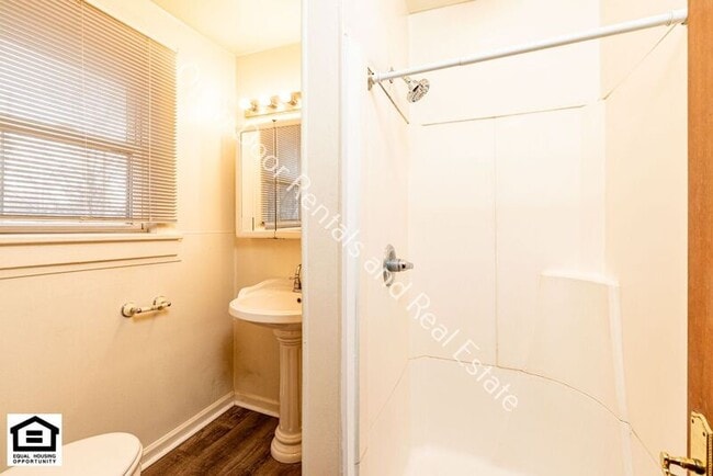 Building Photo - 122 N Grant St