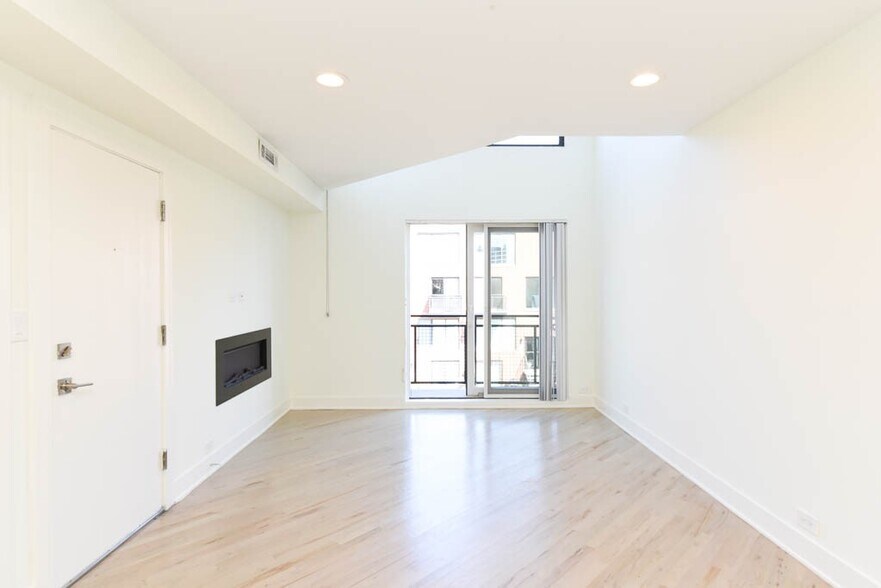 Building Photo - 853 W Grace St