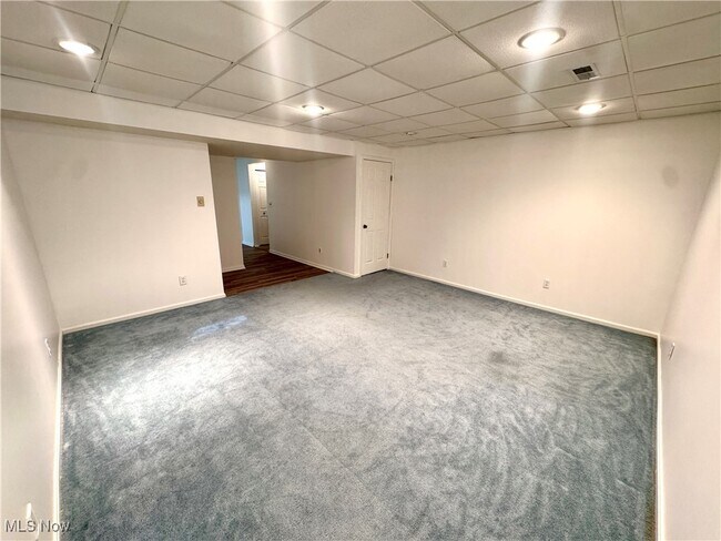 Building Photo - 1085 Sunhaven Dr