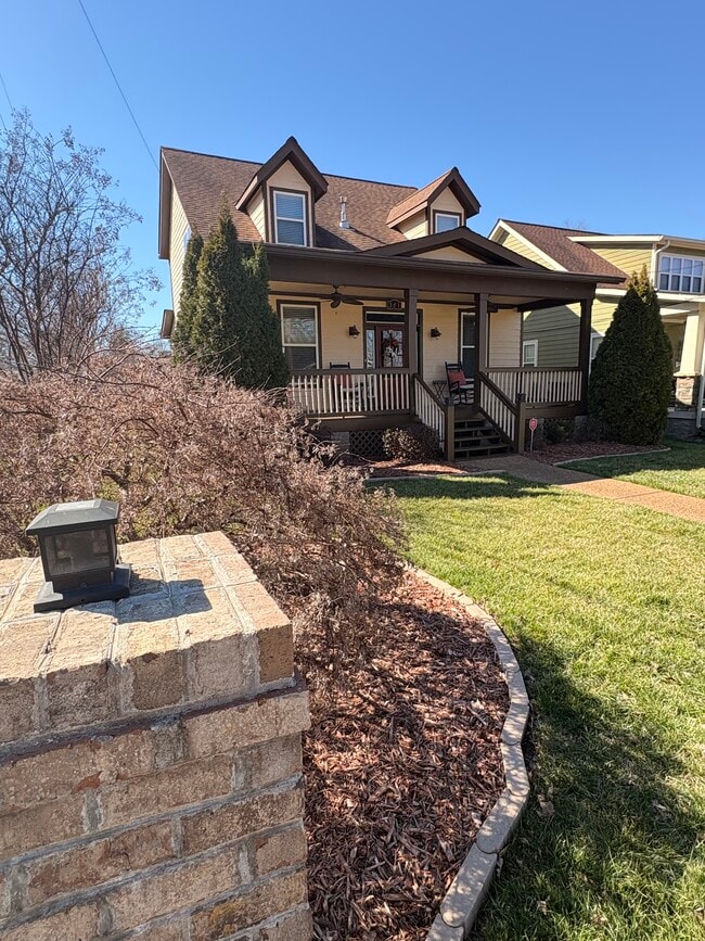 Building Photo - 361 9th Ave N