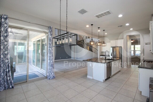 Building Photo - 4247 E Comstock Dr