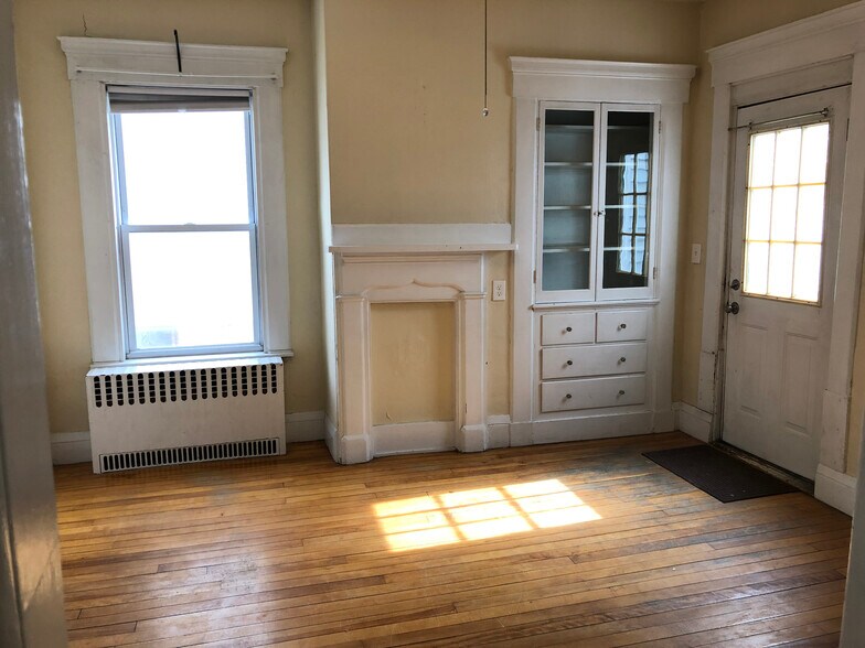Building Photo - 282 Brackett Street