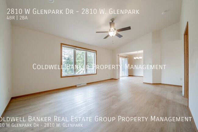 Building Photo - 2810 W Glenpark Dr