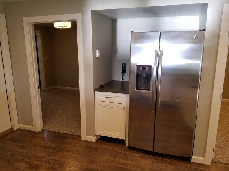 Kitchen - 8609 Warren Dr NW
