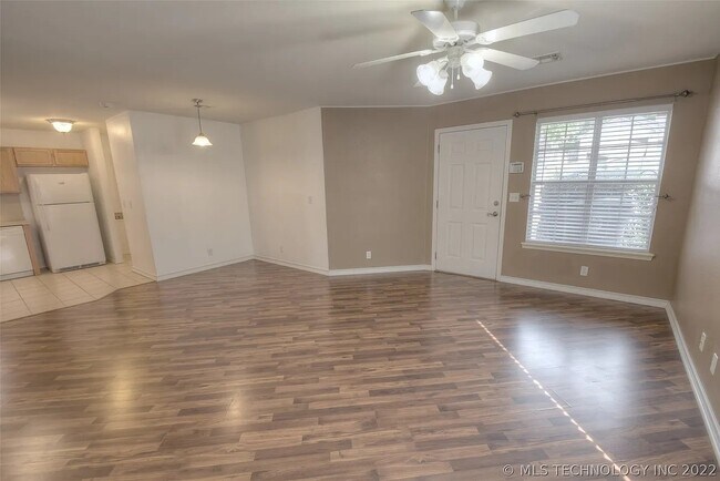 Building Photo - 5644 S Xenophon Ave