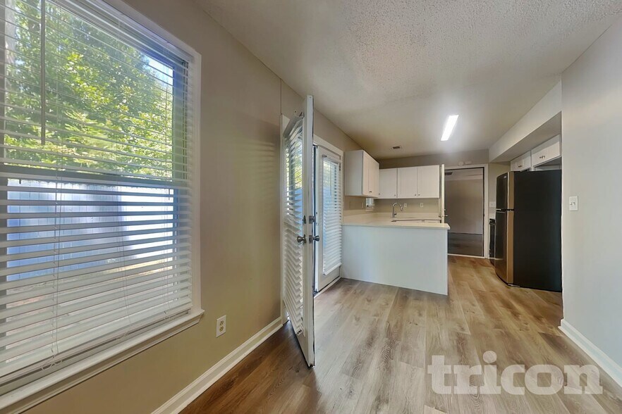 Building Photo - 39 Pine Grove Cir