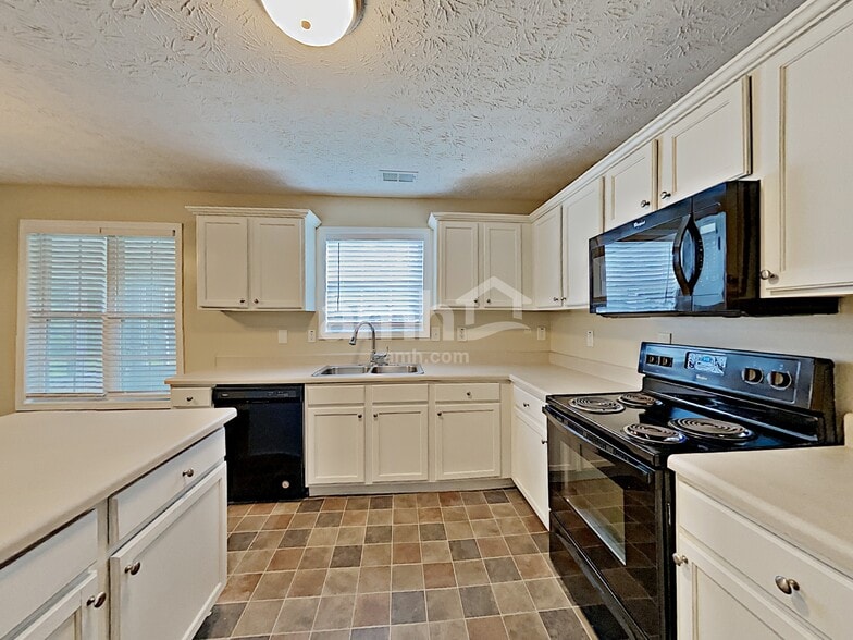 Building Photo - 3080 Rusticwood Dr