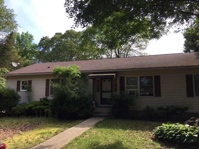 Building Photo - 600 Centerville Rd