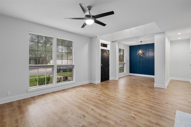 Building Photo - 1203 Thackeray Ln