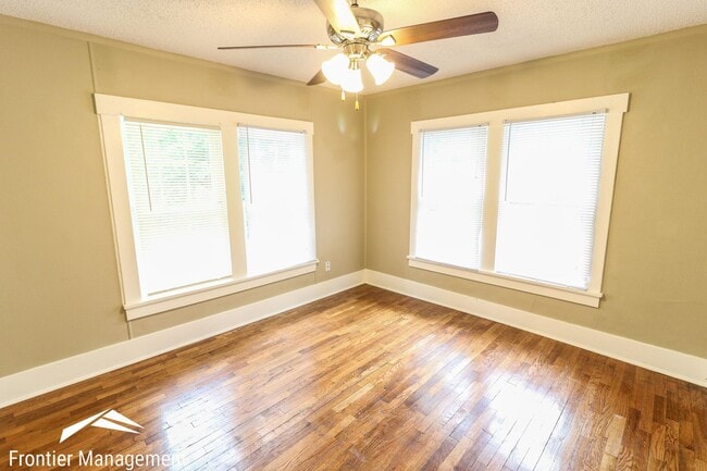 Building Photo - Great 5 bed home one block from City Park!