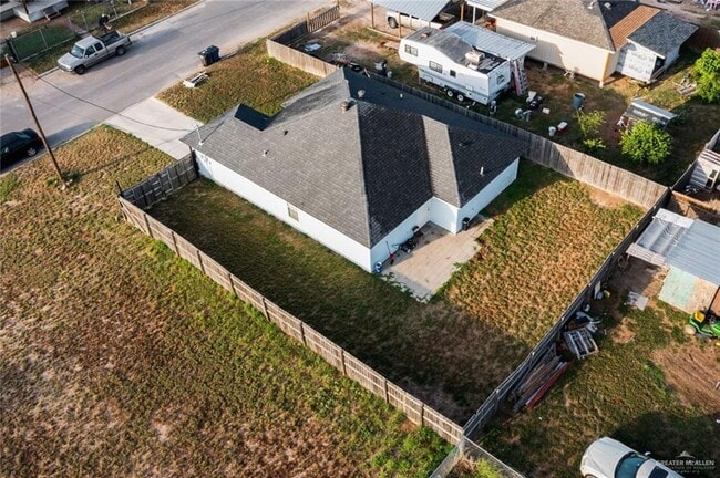 Building Photo - 17 Jj Ln