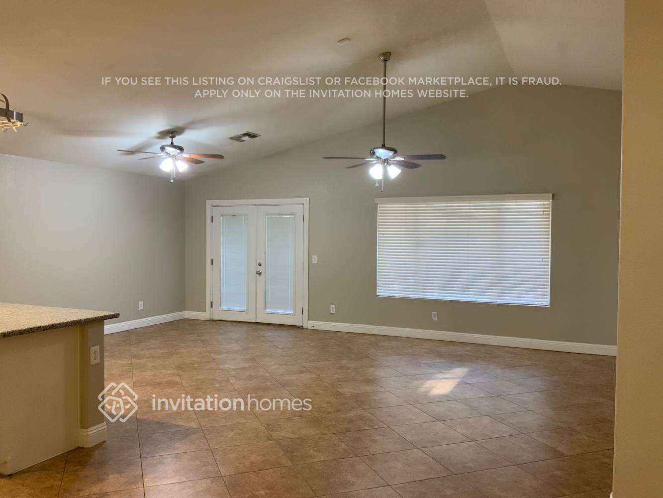 Building Photo - 1400 E Vernoa St