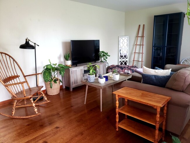 Building Photo - 3 Bedroom Ranch Style Home in Mount Joy!